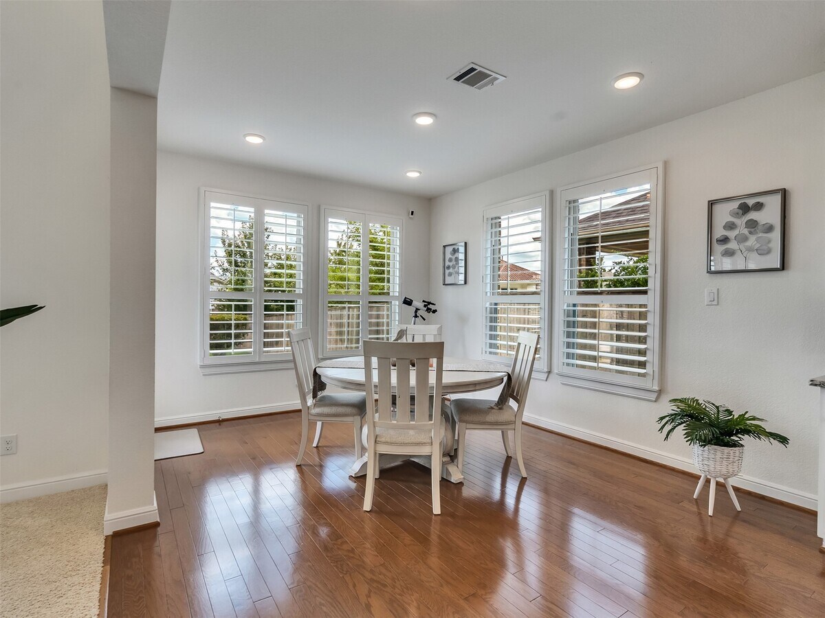 Photo - 22 Whitbarrow Pl