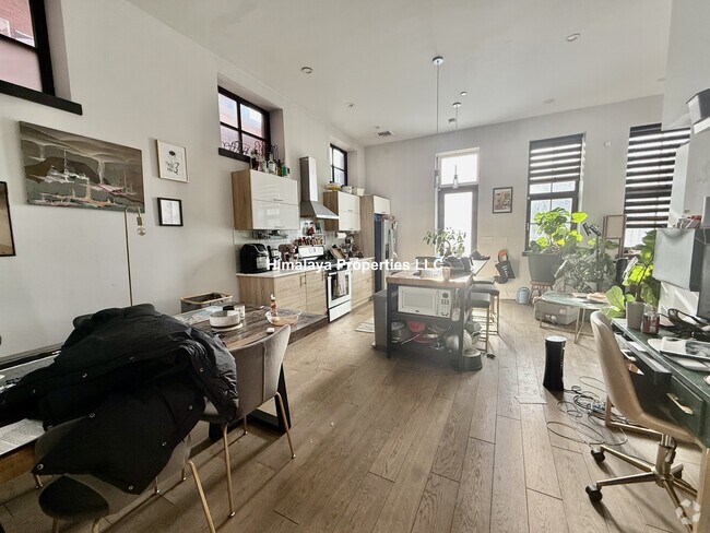 Building Photo - 407 Dudley St Rental