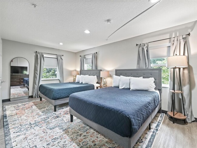 Photo - 2430 NE 2nd St