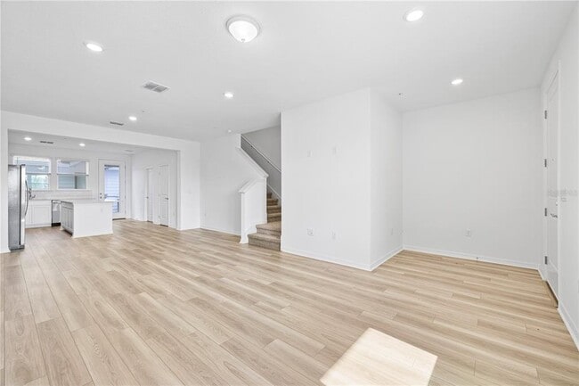 Photo - 4577 ORCHARD VIEW Aly