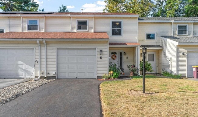 Building Photo - 6 Heartwood Ct