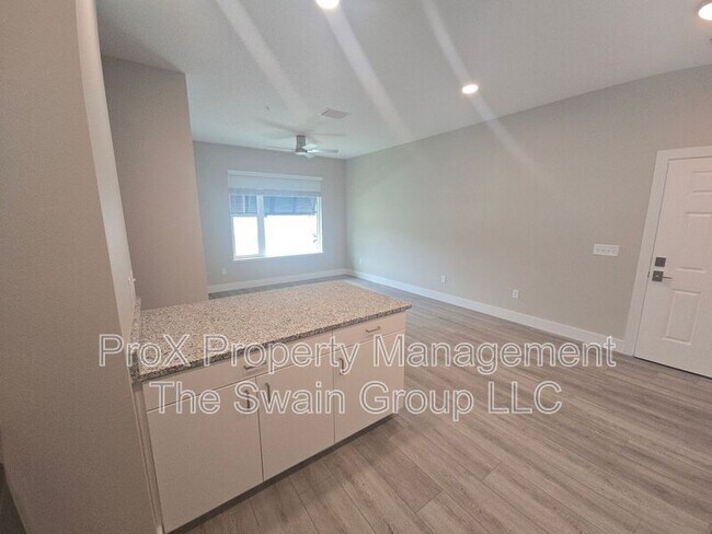 Photo - 701 Bates Ave SW Unit 104