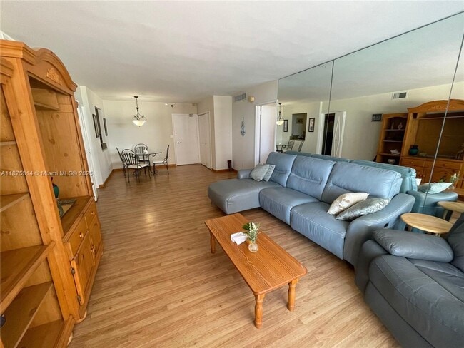 Photo - 5161 Collins Ave Unit 603