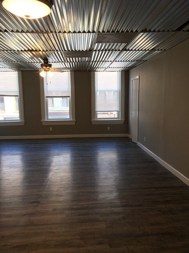 408 N Main St Unit 408