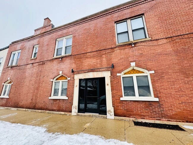 3756 S Paulina St Unit 1 R