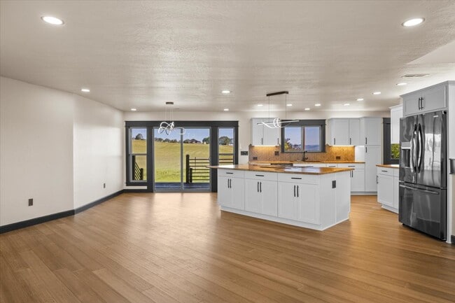 Photo - 2477 Coker Butte Rd