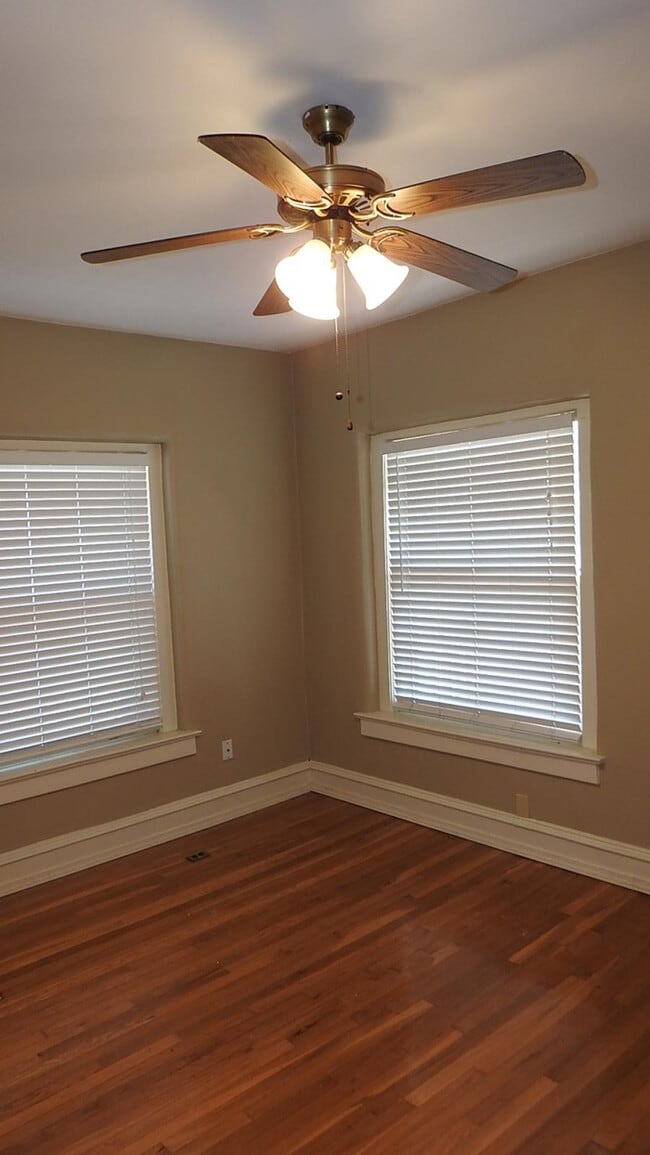 Photo - Cozy 1 bedroom and 1 bath apartment with a little office room apartment downtown, located on E 26...