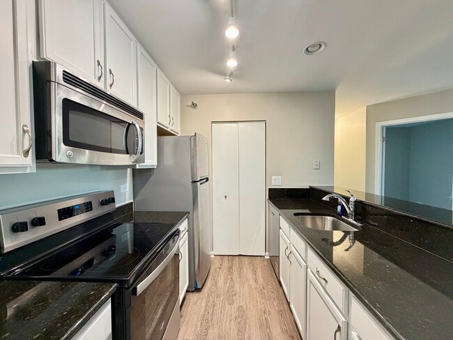 Photo - 127 Glengarry Dr