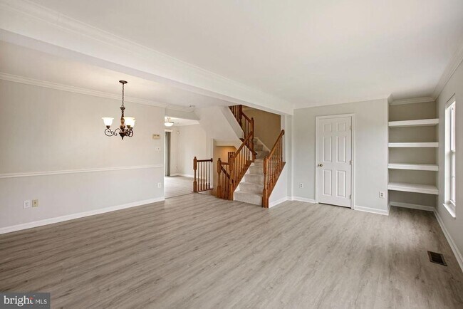 Photo - 7409 Gadsby Square