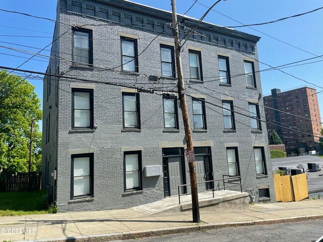 Building Photo - 120 Philip St Unit FL 2