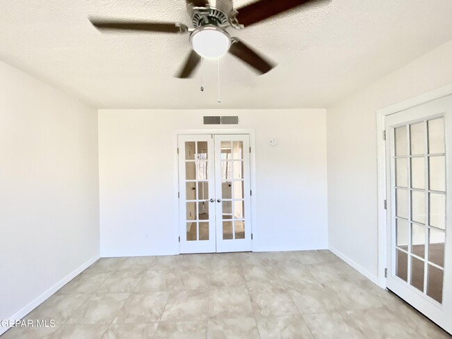 Photo - 308 Cabaret Dr