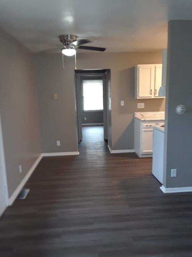 Photo - 2 bedroom 1.5 bath triplex Unit 103 Nottingham Way