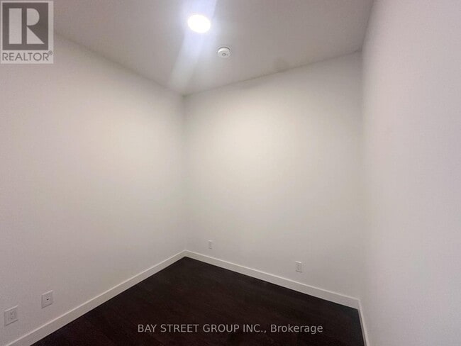 Photo - 27 McMahon Dr Unit 3206