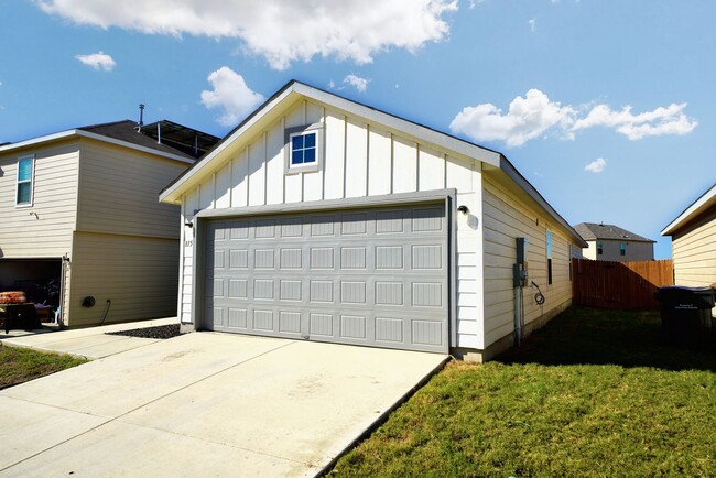Photo - Stylish Move-In Ready Home in Rosillo Ranch, San Antonio, TX - Realtor Commission: $400