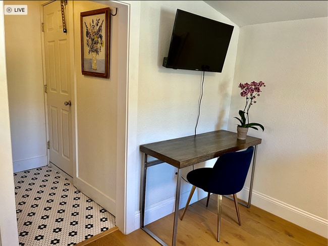 Photo - 1662 Glen Aylsa Ave