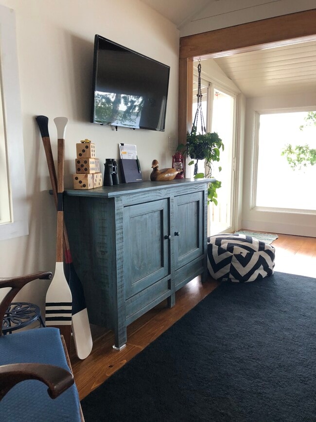 Photo - 637 W Shore Rd