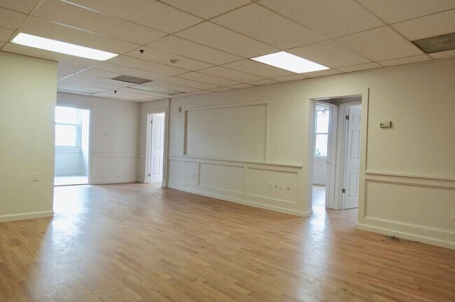 Nueva 3 1/2 TON Aire centralizado - 353 High St