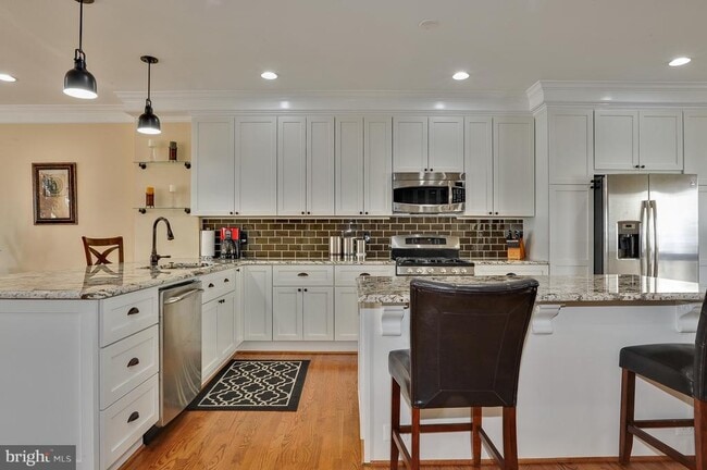 Photo - 5306 Sandyford St