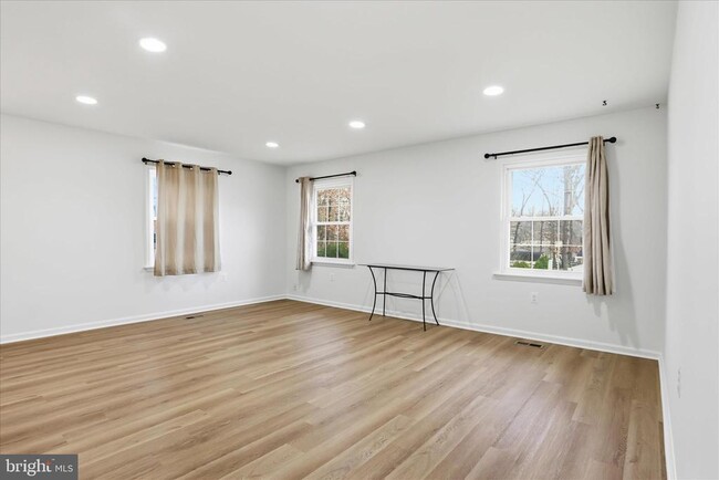 Photo - 14017 Broomall Ln