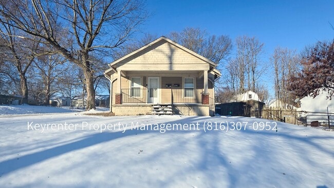 Building Photo - 2 Bed 1 Bath rare to rent!