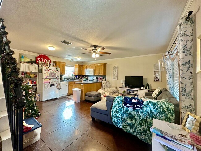 Photo - 1018 Bagby Ave Unit A