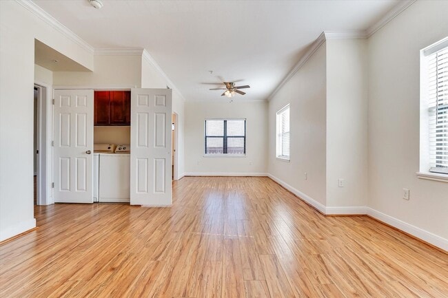 Building Photo - 10102 Neuens Rd Unit B103