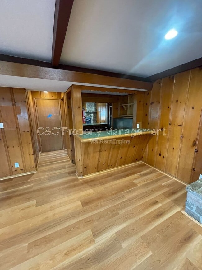 Photo - 871 Emerald Ave