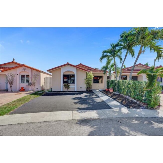 Building Photo - 2614 W 65th St Rental