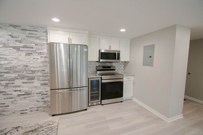 Photo - 207 5th Ave SW