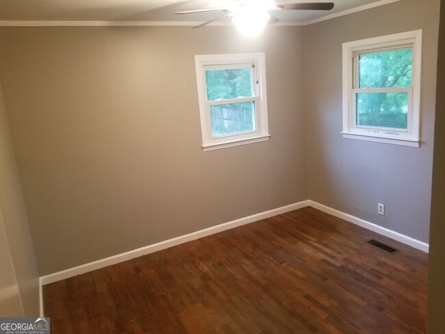 Photo - 35 Clervue Cir NE