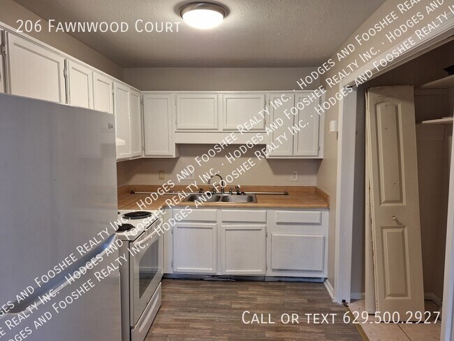 Photo - 206 Fawnwood Ct