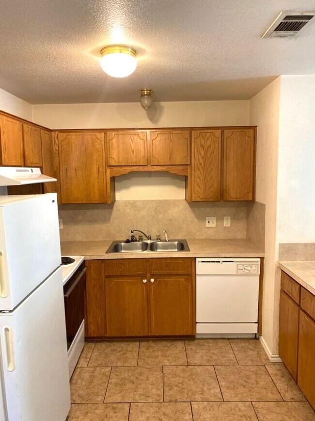 Photo - 1907 Monte Carlo Ln Unidad B