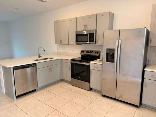 Photo - 3068 Skyline Lp