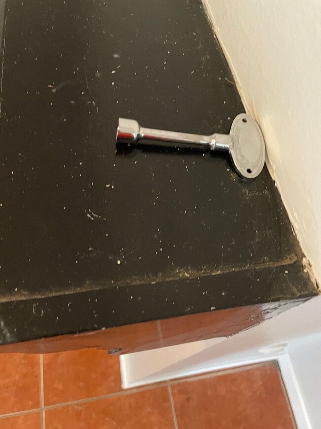 Building Photo - 2 bedroom 2 bath house near Desert Shores/ Available 4/1/2026