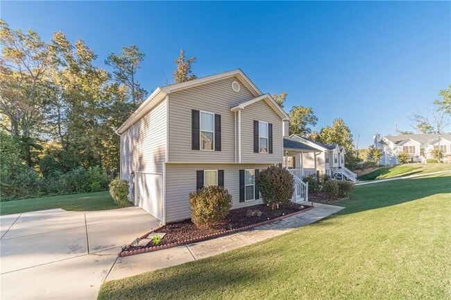 Photo - 583 Embassy Walk