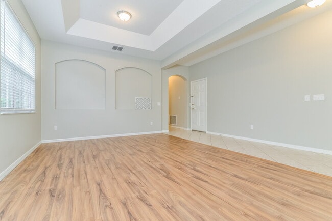 Photo - 14221 Lake Live Oak Dr