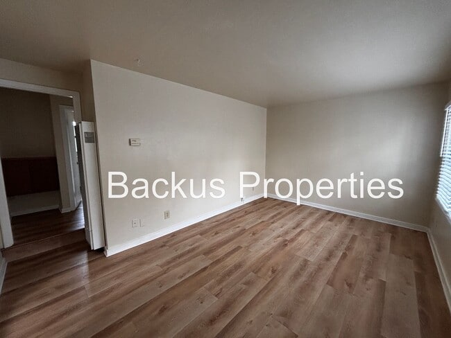 15 E Acacia St Unit 15-B