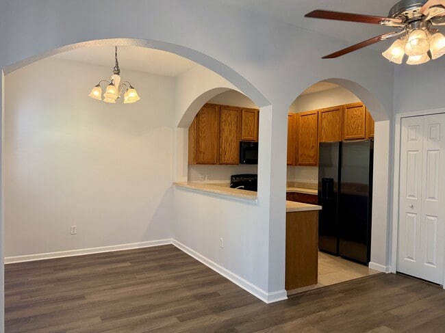 Photo - 823 Pine Pointe Ln