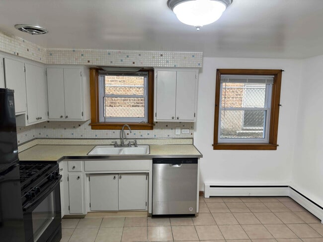 Photo - 5807 W Addison St Unit G