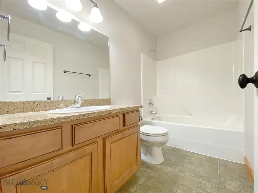 Photo - 957 Forestglen Dr