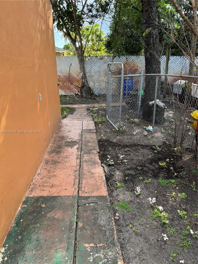 Photo - 1018 N 17th Ct Unidad 2B