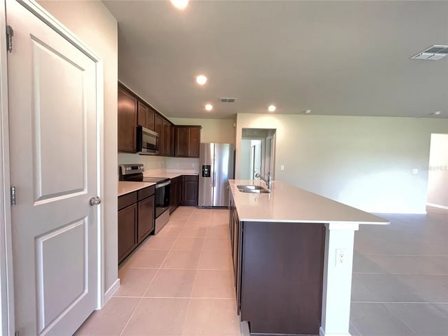 Photo - 30561 Gilbern Rd