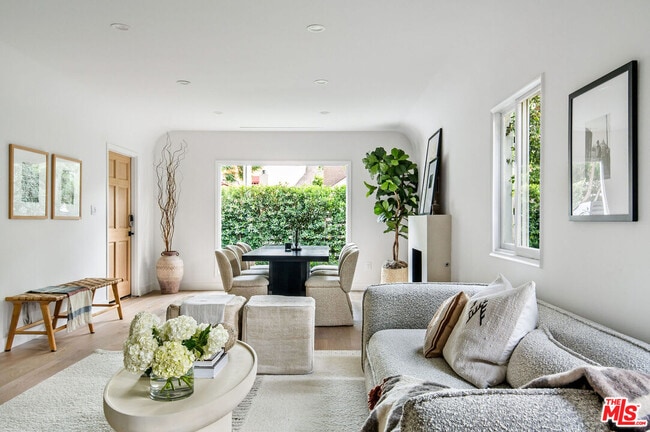 Photo - 8717 Dorrington Ave