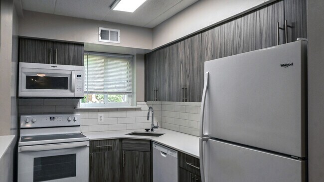 Lansdowne Station Apartments