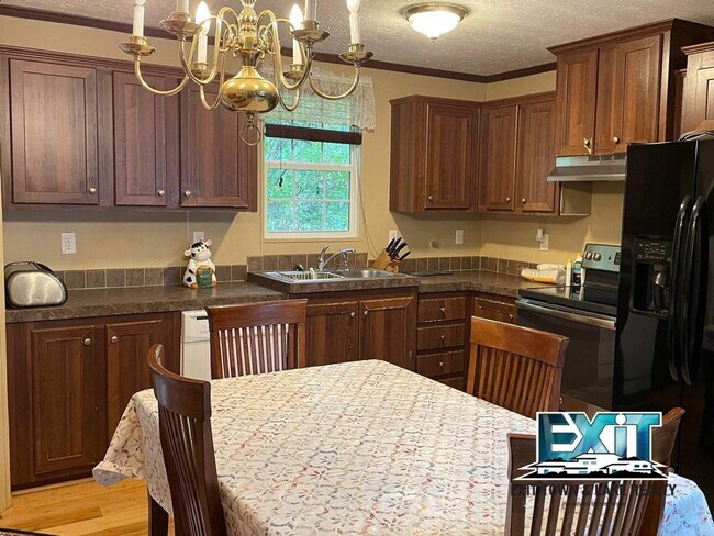Photo - Private and secluded ranch in lakefront subdivision!