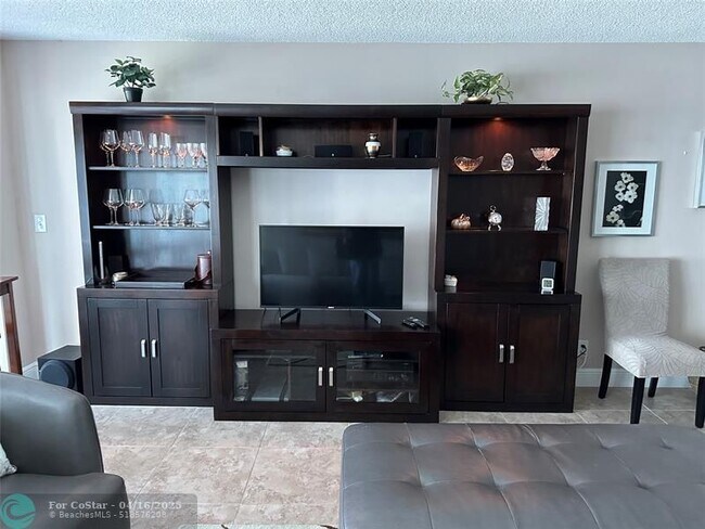 Photo - 4100 Galt Ocean Dr Unidad 611