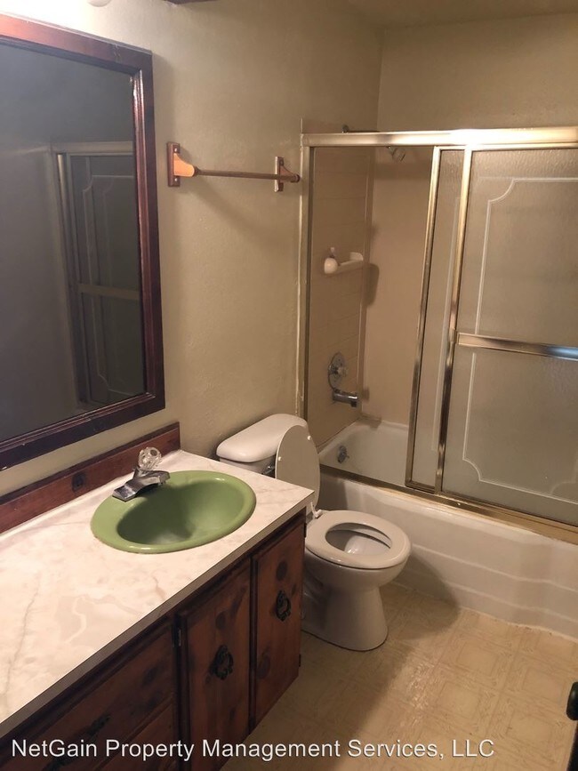 Photo - 851 Spruce St