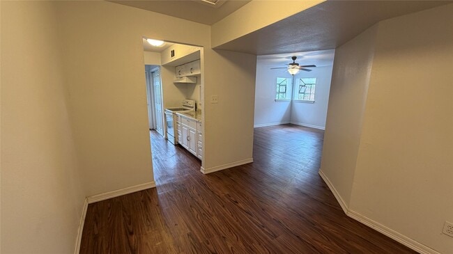 Photo - 10601 South Dr Unit 107