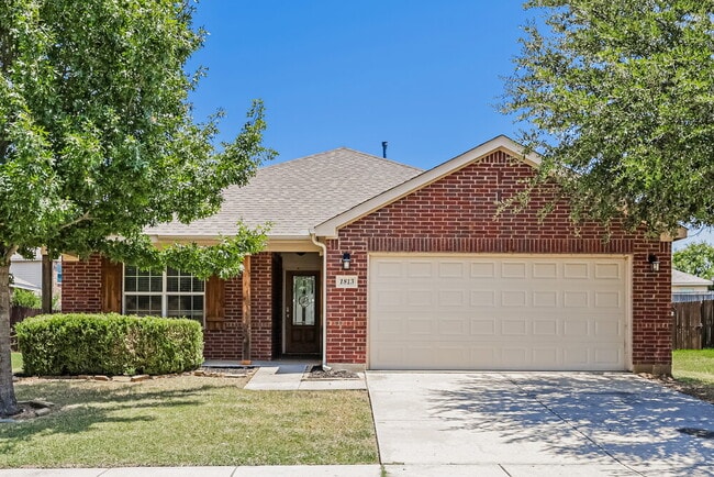 Building Photo - 1813 Sparrow Ln