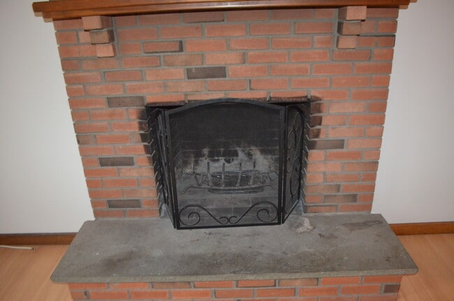 Building Photo - 1286 Arbutus St Rental